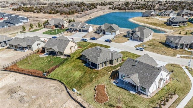 5918 Forbes Ct, Bel Aire, KS 67220