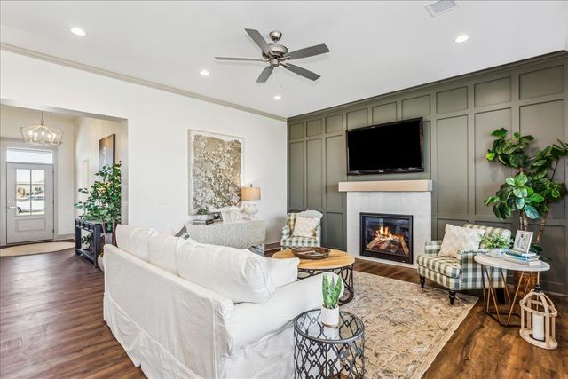 5918 Forbes Ct, Bel Aire, KS 67220