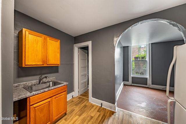 29 2nd Street, Albany, NY 12210