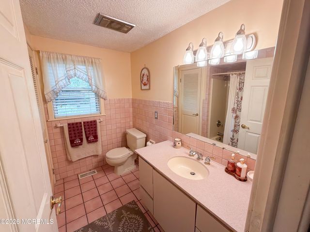 45 N Hope Chapel Road, Jackson, NJ 08527