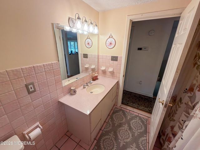45 N Hope Chapel Road, Jackson, NJ 08527