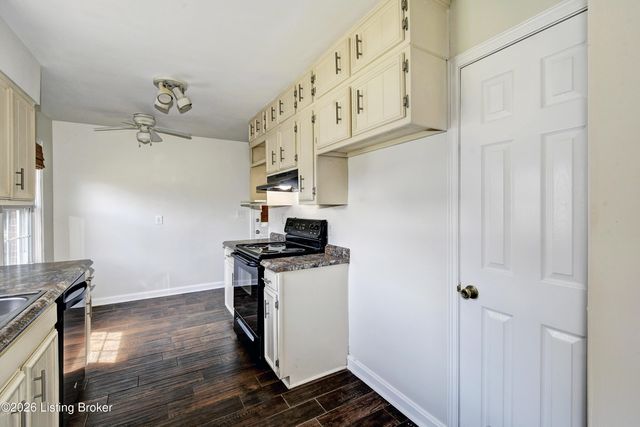 9903 Stonestreet Rd, Louisville, KY 40272