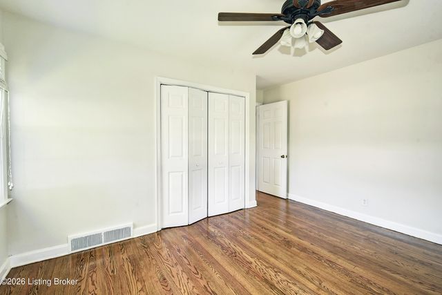 9903 Stonestreet Rd, Louisville, KY 40272