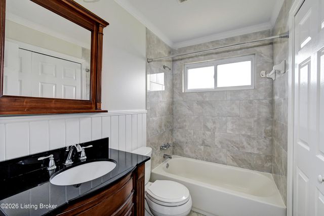 9903 Stonestreet Rd, Louisville, KY 40272