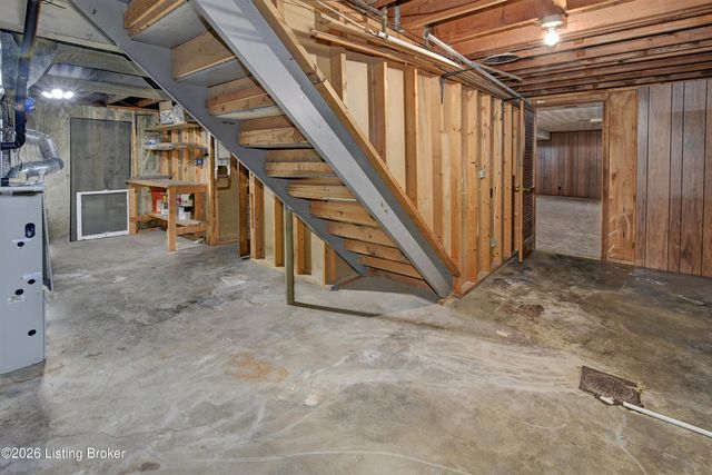 9903 Stonestreet Rd, Louisville, KY 40272
