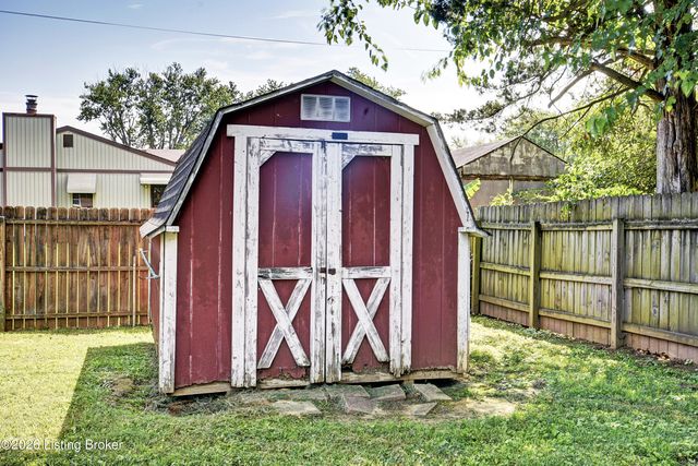 9903 Stonestreet Rd, Louisville, KY 40272