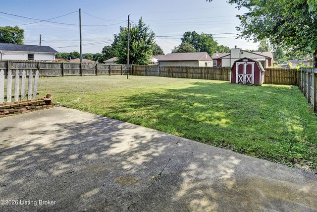 9903 Stonestreet Rd, Louisville, KY 40272