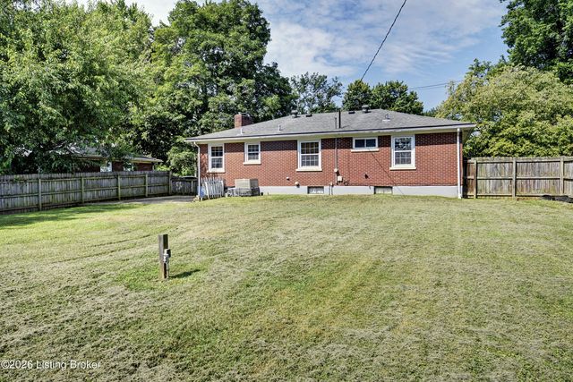 9903 Stonestreet Rd, Louisville, KY 40272