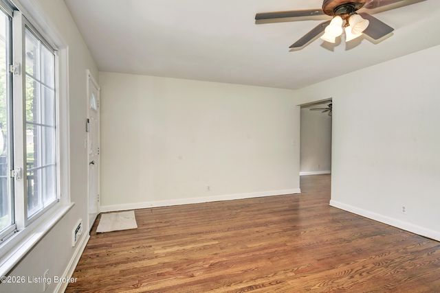 9903 Stonestreet Rd, Louisville, KY 40272