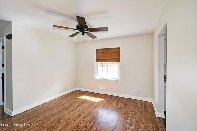 9903 Stonestreet Rd, Louisville, KY 40272