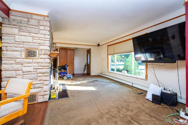 15681 Foch Street, Livonia, MI 48154