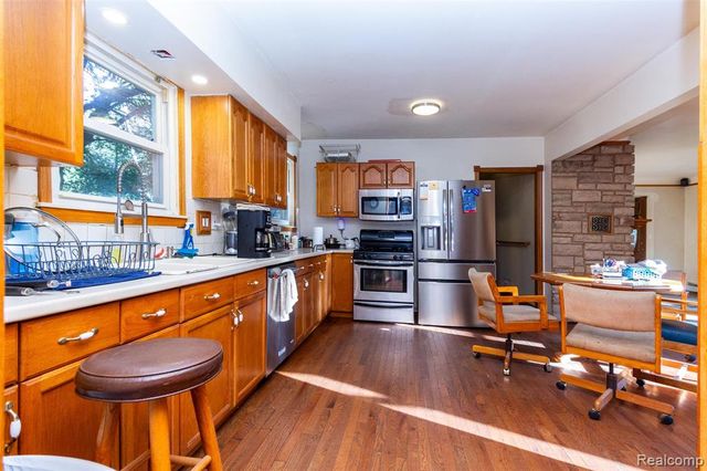 15681 Foch Street, Livonia, MI 48154