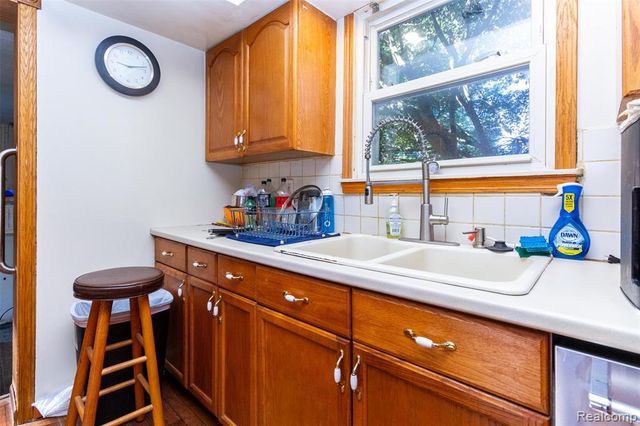 15681 Foch Street, Livonia, MI 48154