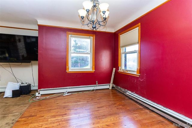 15681 Foch Street, Livonia, MI 48154