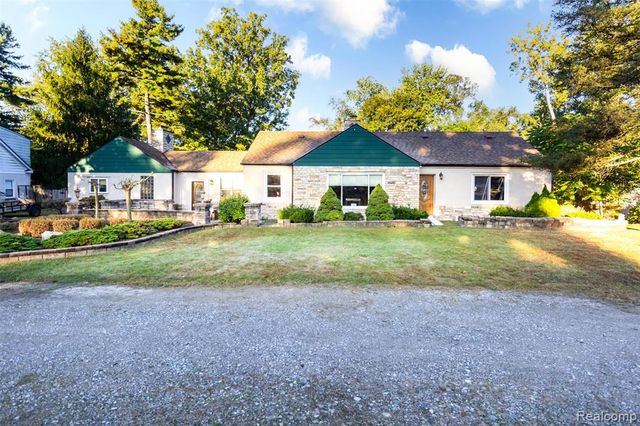 15681 Foch Street, Livonia, MI 48154