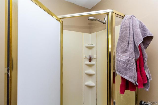 15681 Foch Street, Livonia, MI 48154