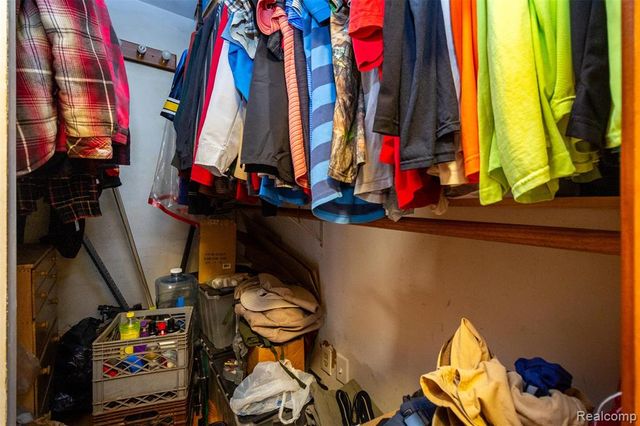 15681 Foch Street, Livonia, MI 48154