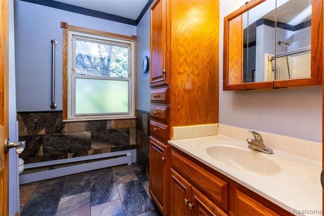 15681 Foch Street, Livonia, MI 48154