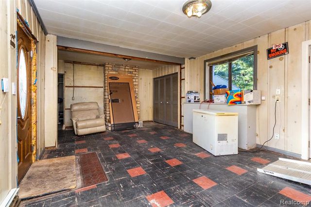 15681 Foch Street, Livonia, MI 48154