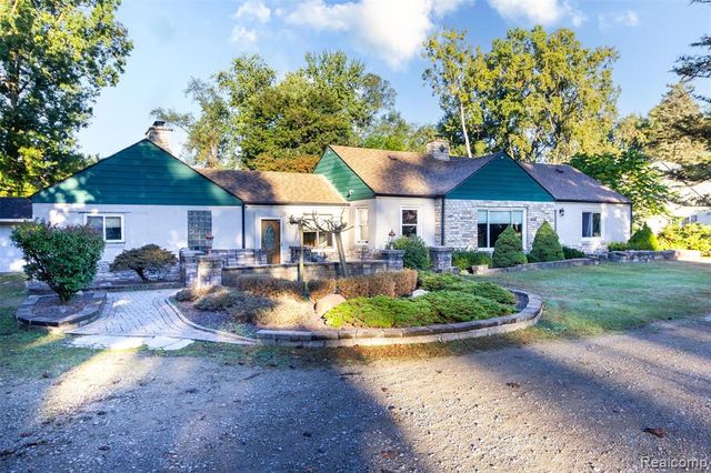 15681 Foch Street, Livonia, MI 48154