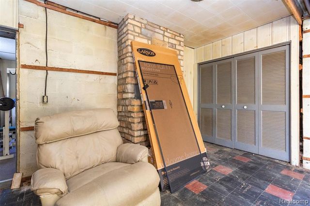 15681 Foch Street, Livonia, MI 48154