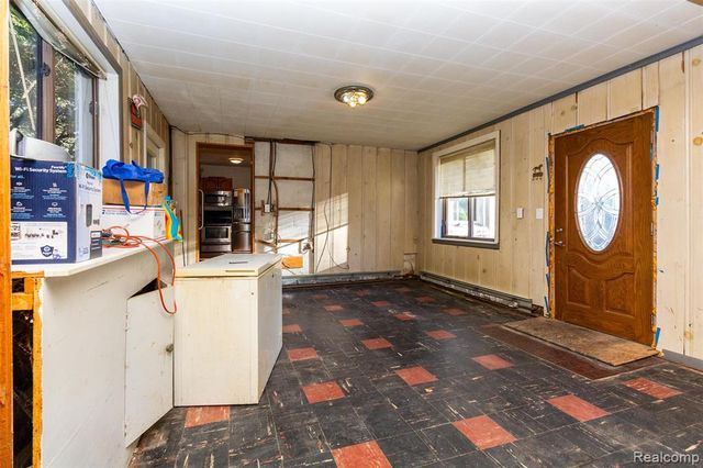 15681 Foch Street, Livonia, MI 48154