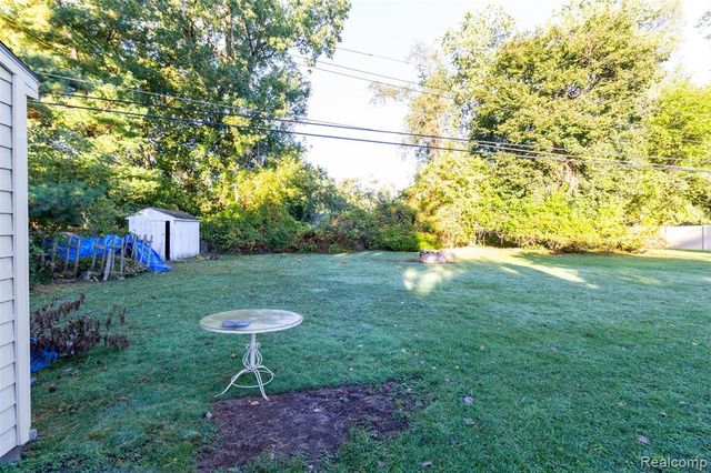 15681 Foch Street, Livonia, MI 48154