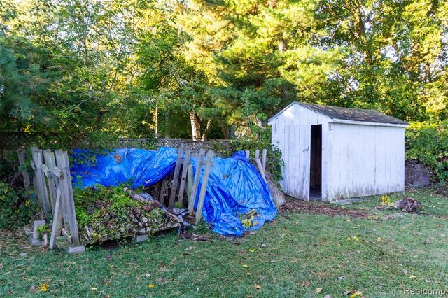 15681 Foch Street, Livonia, MI 48154