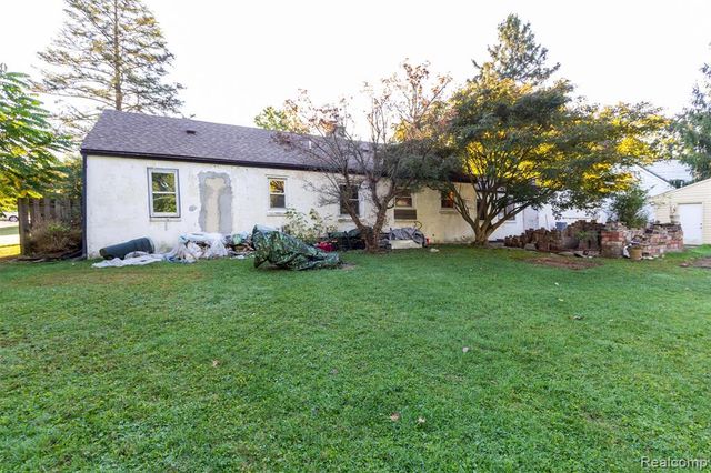 15681 Foch Street, Livonia, MI 48154