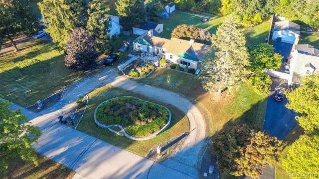 15681 Foch Street, Livonia, MI 48154