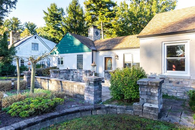 15681 Foch Street, Livonia, MI 48154