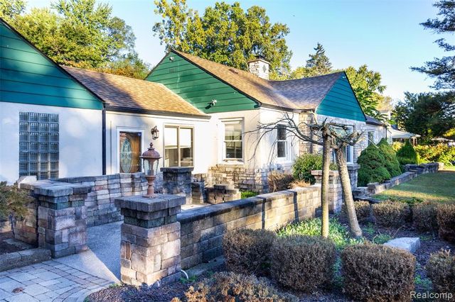 15681 Foch Street, Livonia, MI 48154