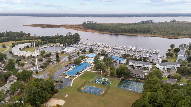 1506 Harbourside Drive 1506 -1505, New Bern, NC 28560