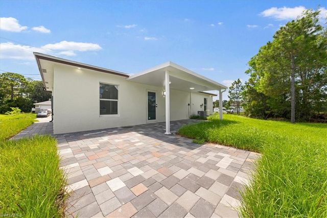 944 Candlelight DR, Lehigh Acres, FL 33974