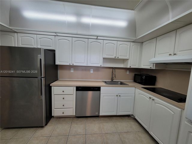 19380 Collins Avenue 418, Sunny Isles Beach, FL 33160