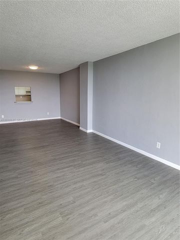 19380 Collins Avenue 418, Sunny Isles Beach, FL 33160