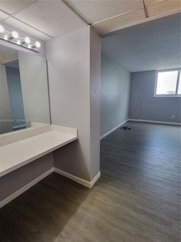 19380 Collins Avenue 418, Sunny Isles Beach, FL 33160