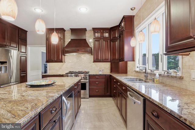 1335 MURIFIELD DR, York, PA 17404
