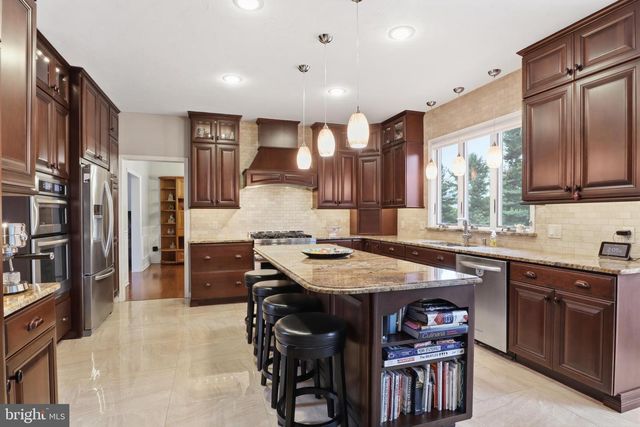 1335 MURIFIELD DR, York, PA 17404