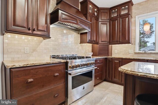 1335 MURIFIELD DR, York, PA 17404