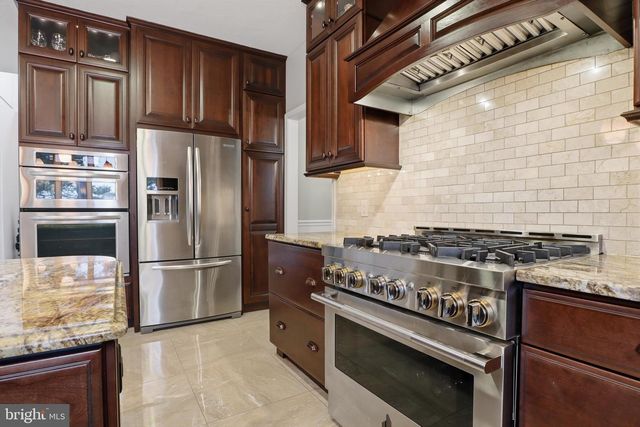 1335 MURIFIELD DR, York, PA 17404