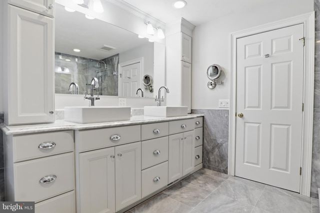1335 MURIFIELD DR, York, PA 17404
