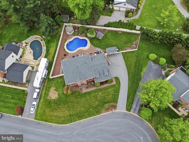 1335 MURIFIELD DR, York, PA 17404