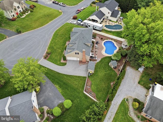 1335 MURIFIELD DR, York, PA 17404