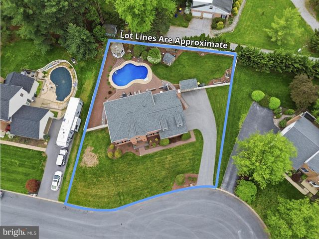 1335 MURIFIELD DR, York, PA 17404
