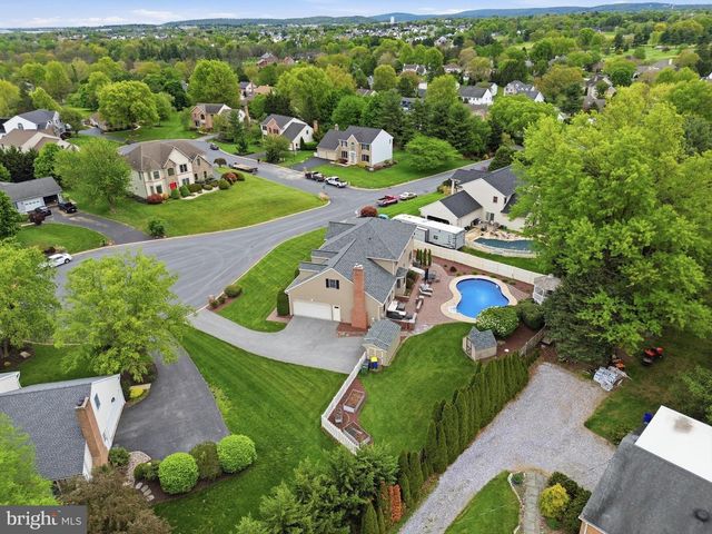 1335 MURIFIELD DR, York, PA 17404