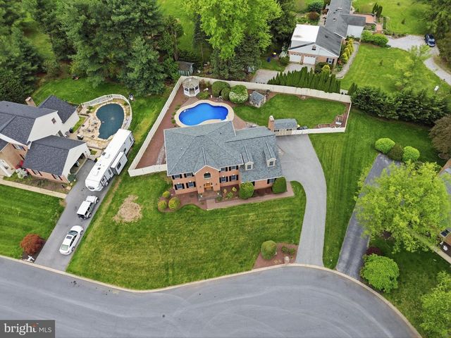1335 MURIFIELD DR, York, PA 17404