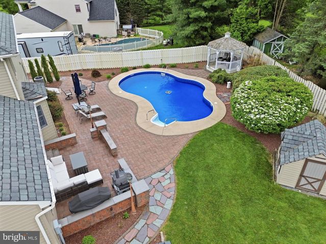 1335 MURIFIELD DR, York, PA 17404