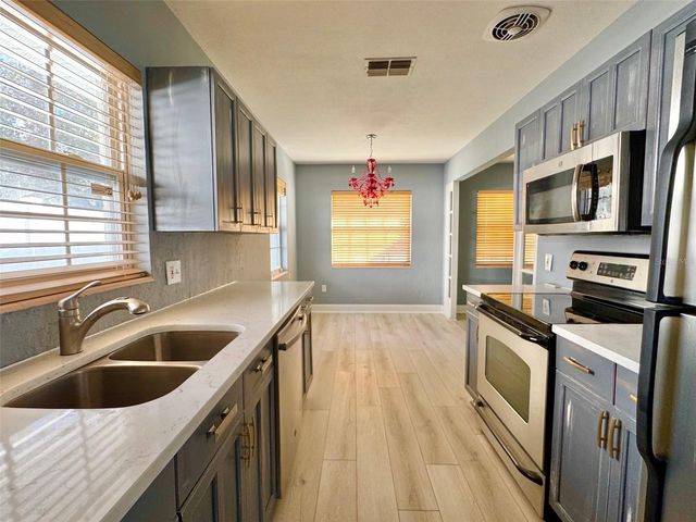 185 22ND AVENUE N, St Petersburg, FL 33704