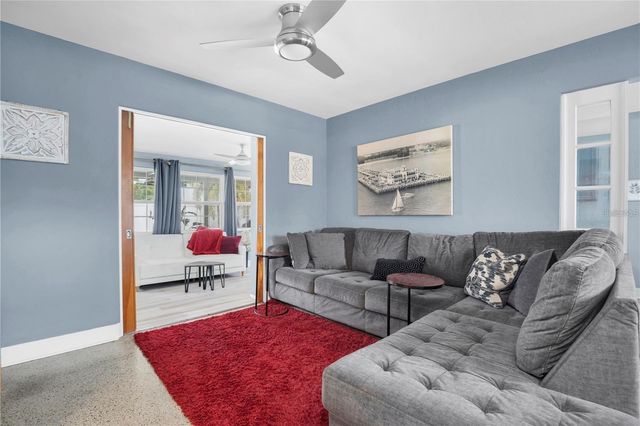 185 22ND AVENUE N, St Petersburg, FL 33704